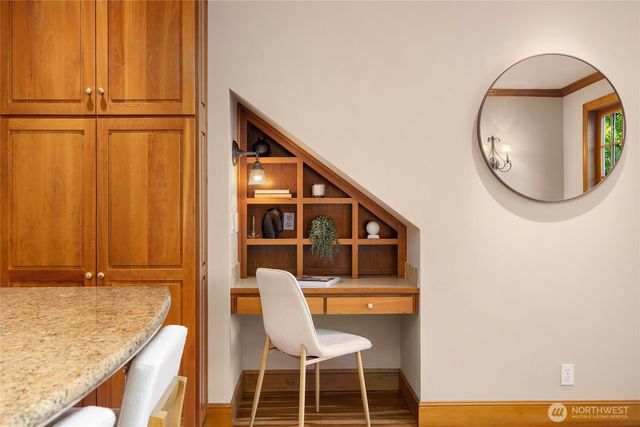 8916 Ferncliff Avenue NE, Bainbridge Island, WA 98110