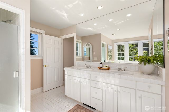 8916 Ferncliff Avenue NE, Bainbridge Island, WA 98110