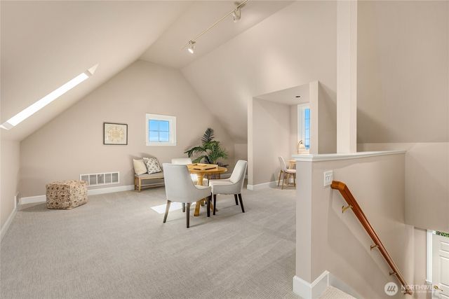 8916 Ferncliff Avenue NE, Bainbridge Island, WA 98110
