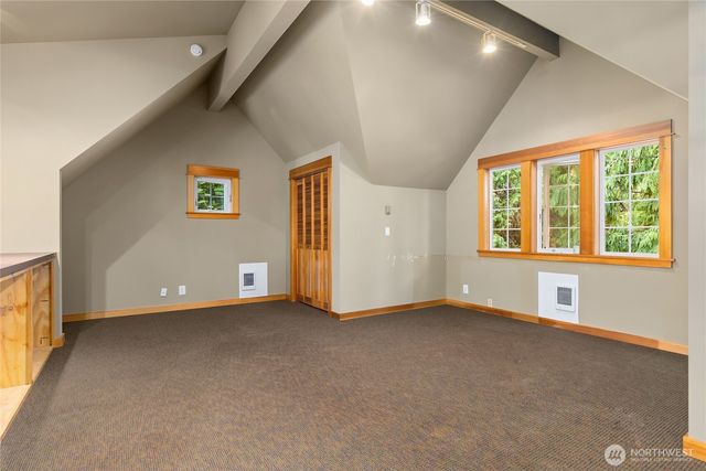 8916 Ferncliff Avenue NE, Bainbridge Island, WA 98110