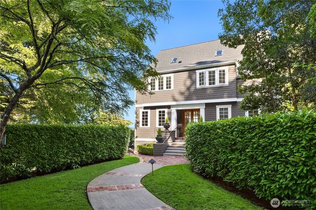 8916 Ferncliff Avenue NE, Bainbridge Island, WA 98110