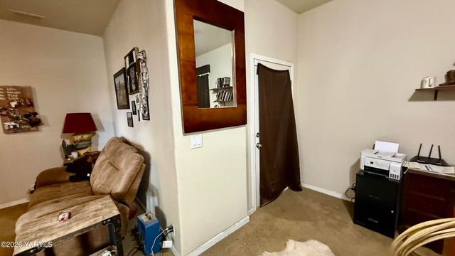 1508 Foster Rd, Toppenish, WA 98948