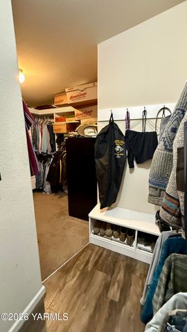 1508 Foster Rd, Toppenish, WA 98948