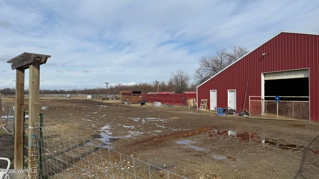 1508 Foster Rd, Toppenish, WA 98948