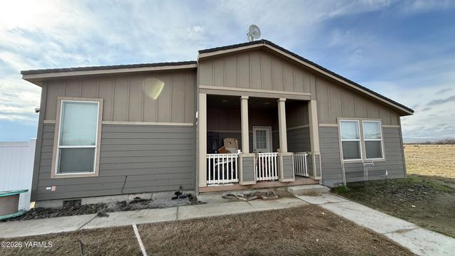 1508 Foster Rd, Toppenish, WA 98948