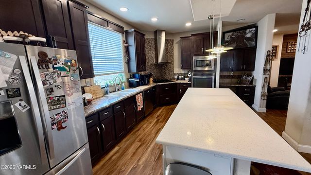 1508 Foster Rd, Toppenish, WA 98948