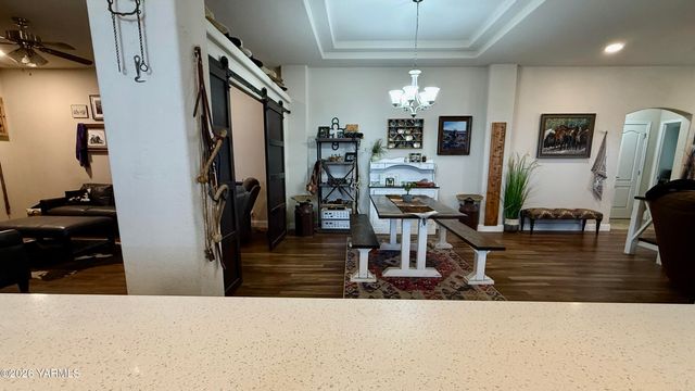 1508 Foster Rd, Toppenish, WA 98948