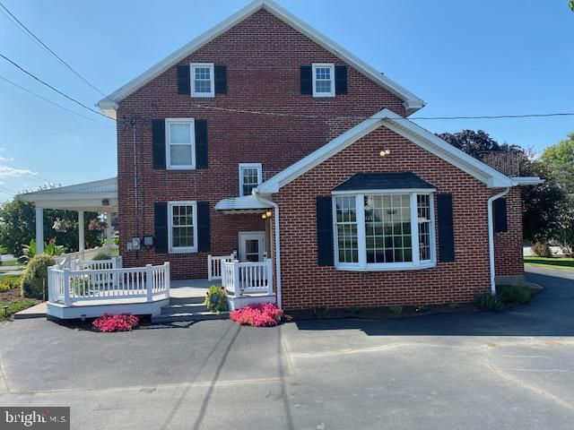 2654 DIVISION HWY, New Holland, PA 17557