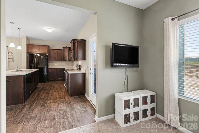 212 Hidden Lakes Road, Statesville, NC 28677