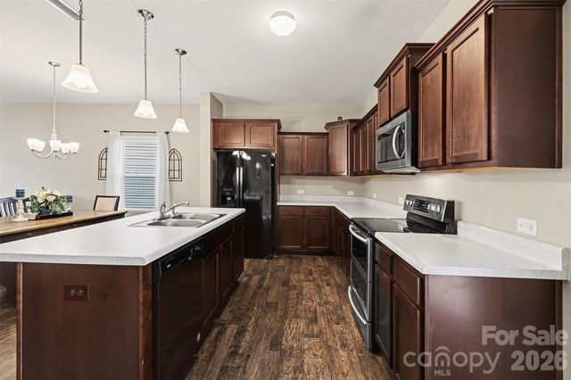 212 Hidden Lakes Road, Statesville, NC 28677