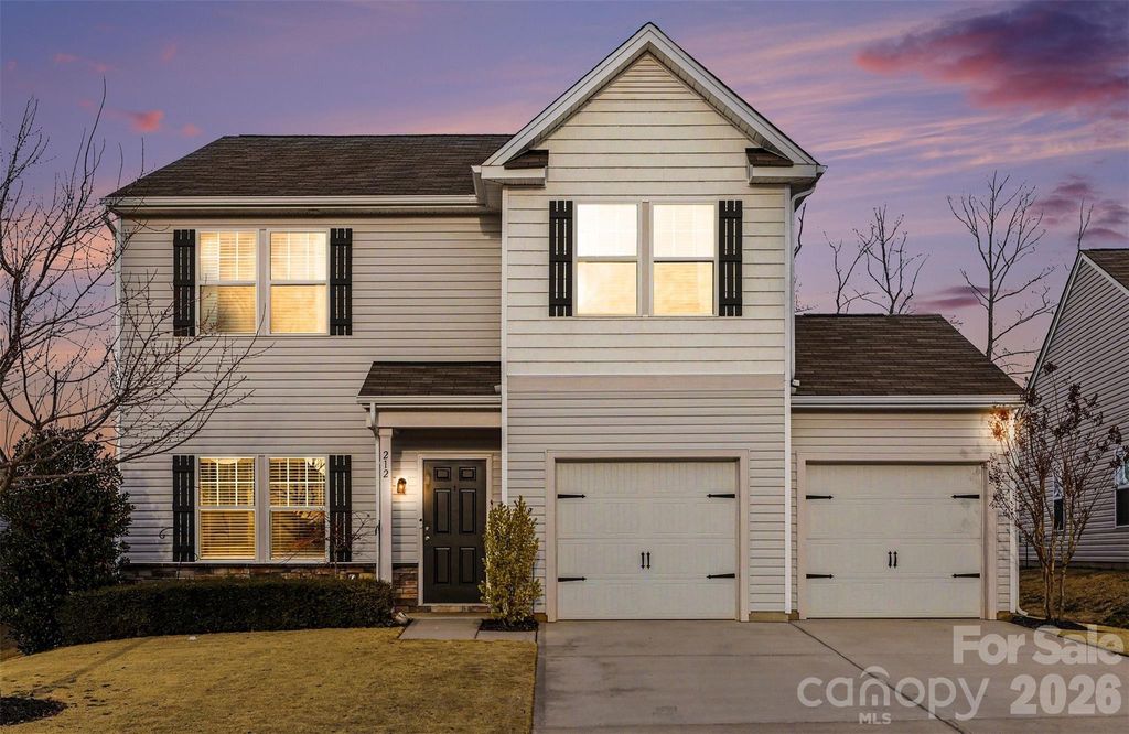 212 Hidden Lakes Road, Statesville, NC 28677