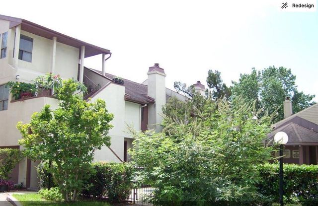 2409 Bering Drive 18, Houston, TX 77057