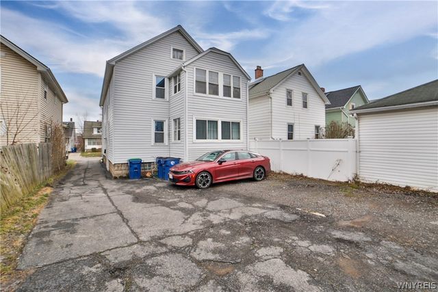 153 Springville Avenue Lower, Amherst, NY 14226