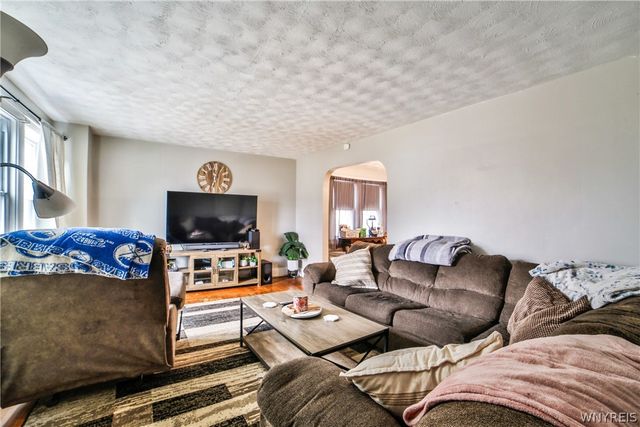 153 Springville Avenue Lower, Amherst, NY 14226