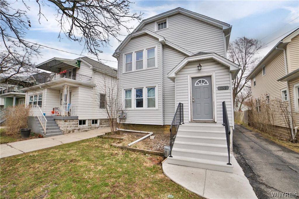 153 Springville Avenue Lower, Amherst, NY 14226