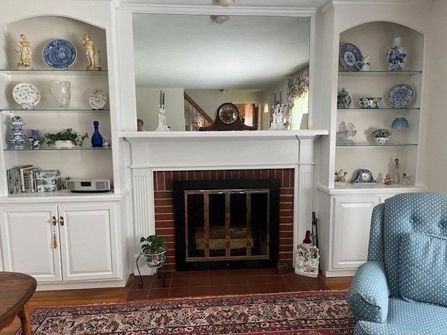 43 Pine Hill Rd, Springfield, MA 01118