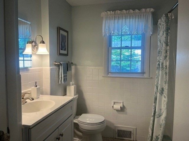 43 Pine Hill Rd, Springfield, MA 01118