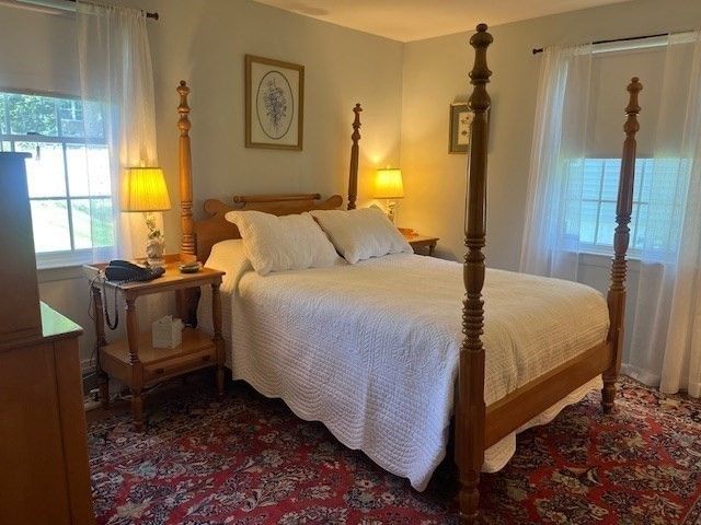 43 Pine Hill Rd, Springfield, MA 01118