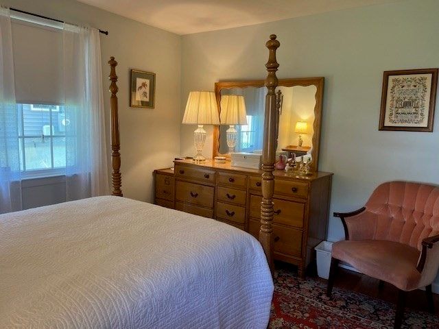 43 Pine Hill Rd, Springfield, MA 01118