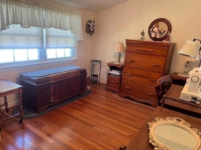 43 Pine Hill Rd, Springfield, MA 01118