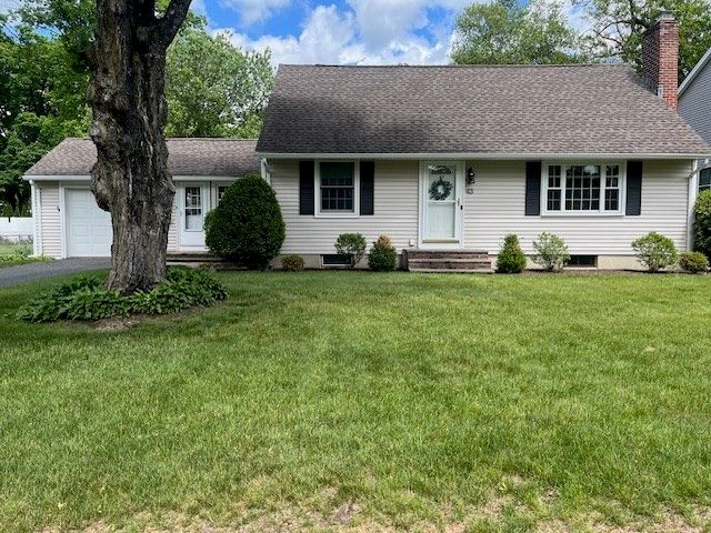 43 Pine Hill Rd, Springfield, MA 01118