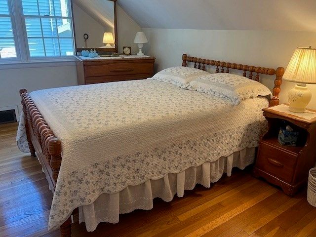 43 Pine Hill Rd, Springfield, MA 01118