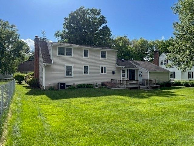 43 Pine Hill Rd, Springfield, MA 01118