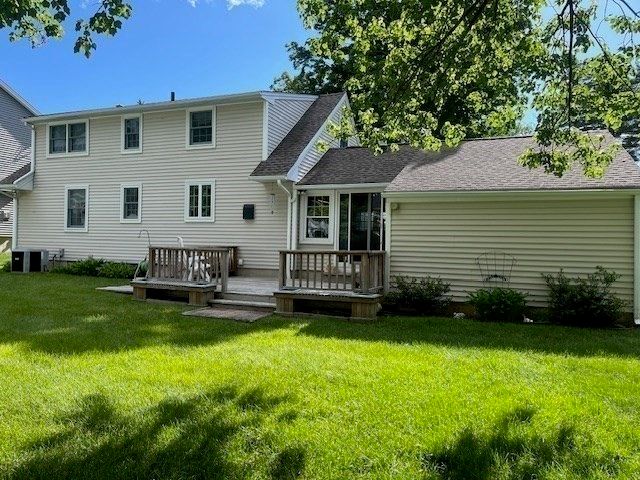 43 Pine Hill Rd, Springfield, MA 01118