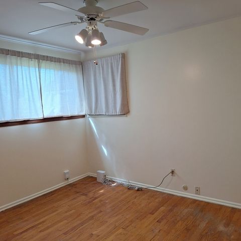 4605 W 84th Place, Chicago, IL 60652
