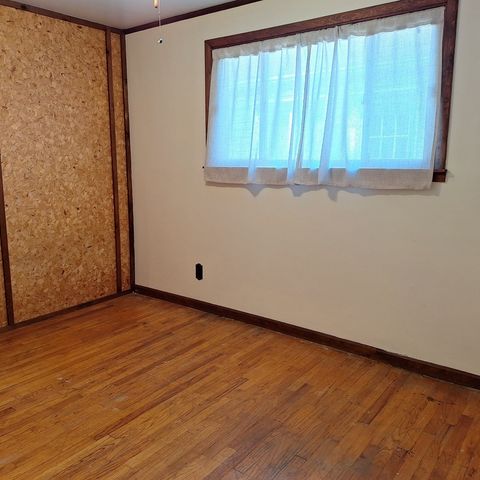 4605 W 84th Place, Chicago, IL 60652