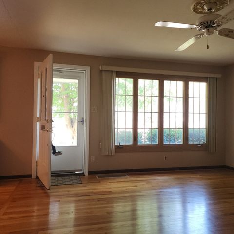 4605 W 84th Place, Chicago, IL 60652