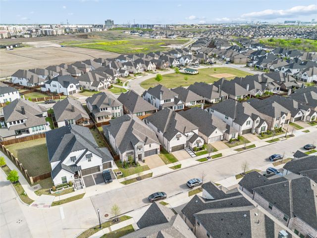 3613 Damsel Mackenzie Street, Lewisville, TX 75056