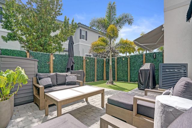 11966 NW 47th Manor, Coral Springs, FL 33076