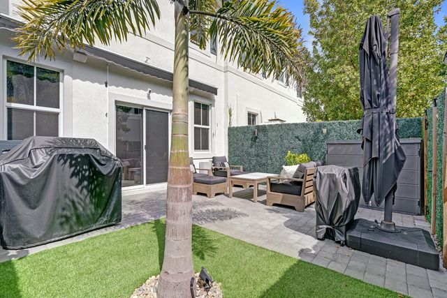 11966 NW 47th Manor, Coral Springs, FL 33076