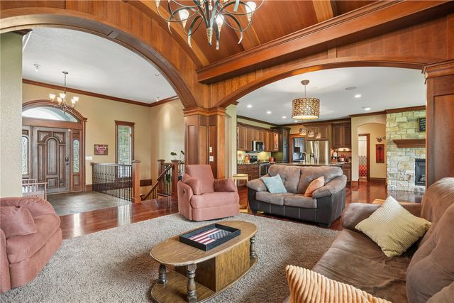 1154 Kettering Rd, Marion, IA 52302