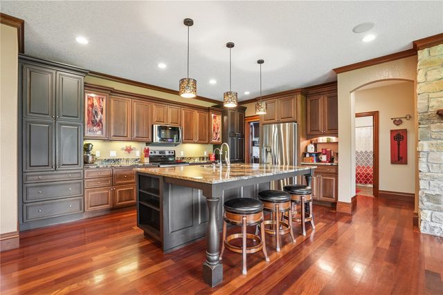 1154 Kettering Rd, Marion, IA 52302
