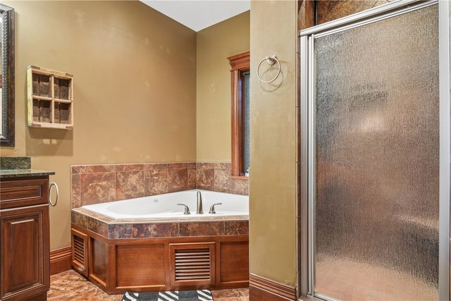 1154 Kettering Rd, Marion, IA 52302