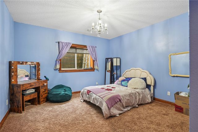 1154 Kettering Rd, Marion, IA 52302