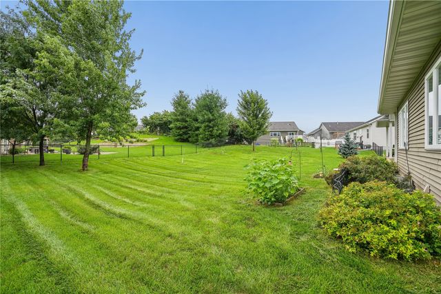 1154 Kettering Rd, Marion, IA 52302