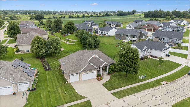 1154 Kettering Rd, Marion, IA 52302