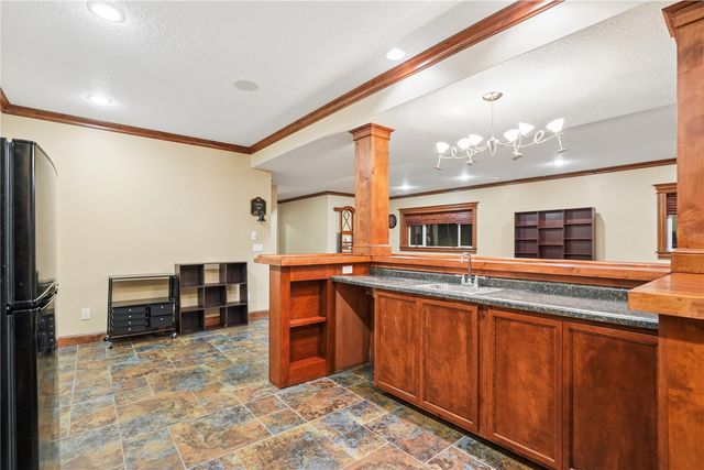 1154 Kettering Rd, Marion, IA 52302