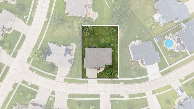 1154 Kettering Rd, Marion, IA 52302
