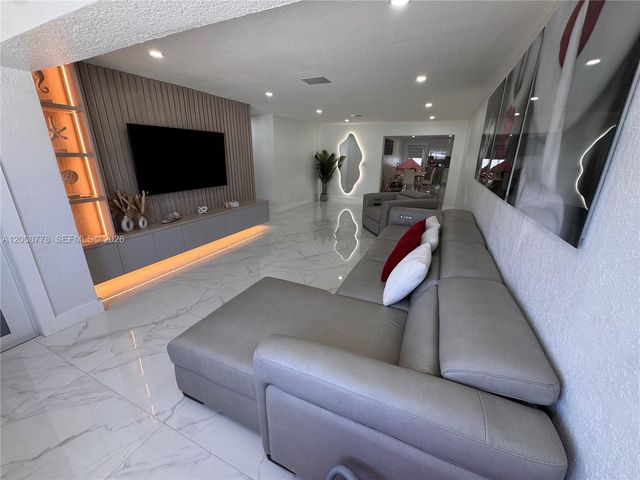 10412 SW 173rd St, Miami, FL 33157