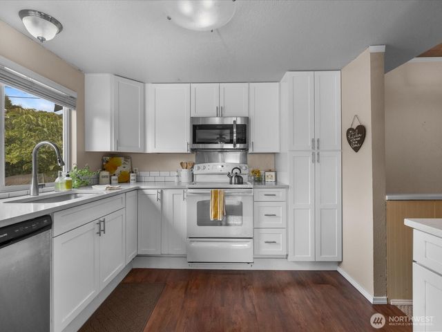 10830 Lake View Drive, Lake Stevens, WA 98258
