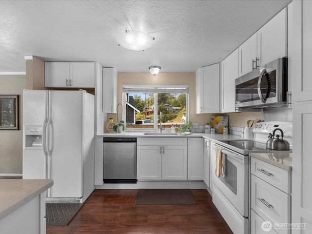 10830 Lake View Drive, Lake Stevens, WA 98258