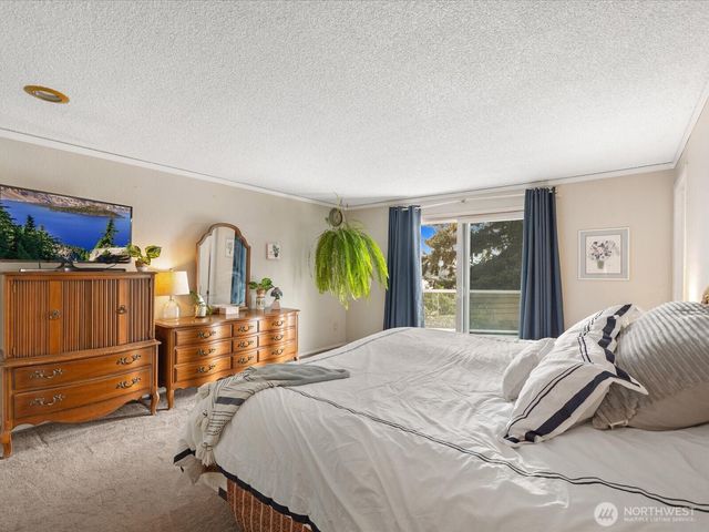 10830 Lake View Drive, Lake Stevens, WA 98258