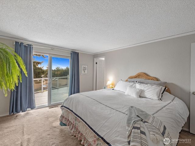 10830 Lake View Drive, Lake Stevens, WA 98258
