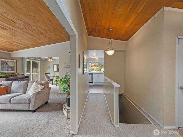 10830 Lake View Drive, Lake Stevens, WA 98258