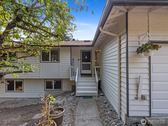 10830 Lake View Drive, Lake Stevens, WA 98258