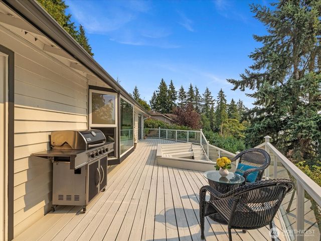 10830 Lake View Drive, Lake Stevens, WA 98258